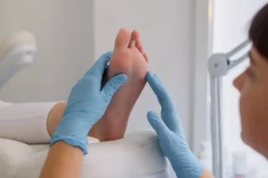 5 Signs You Should See a Podiatrist for Chronic Foot Pain